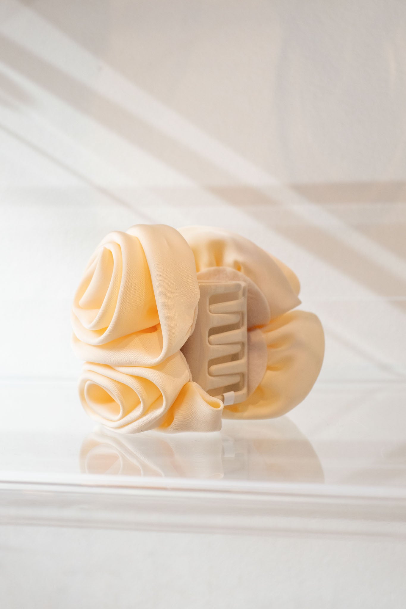 SV Rosette Hair Clip Ivory