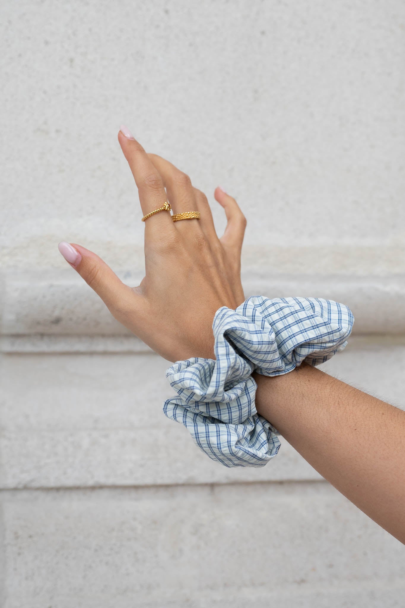 SV Faye Checkered Scrunchie Blue