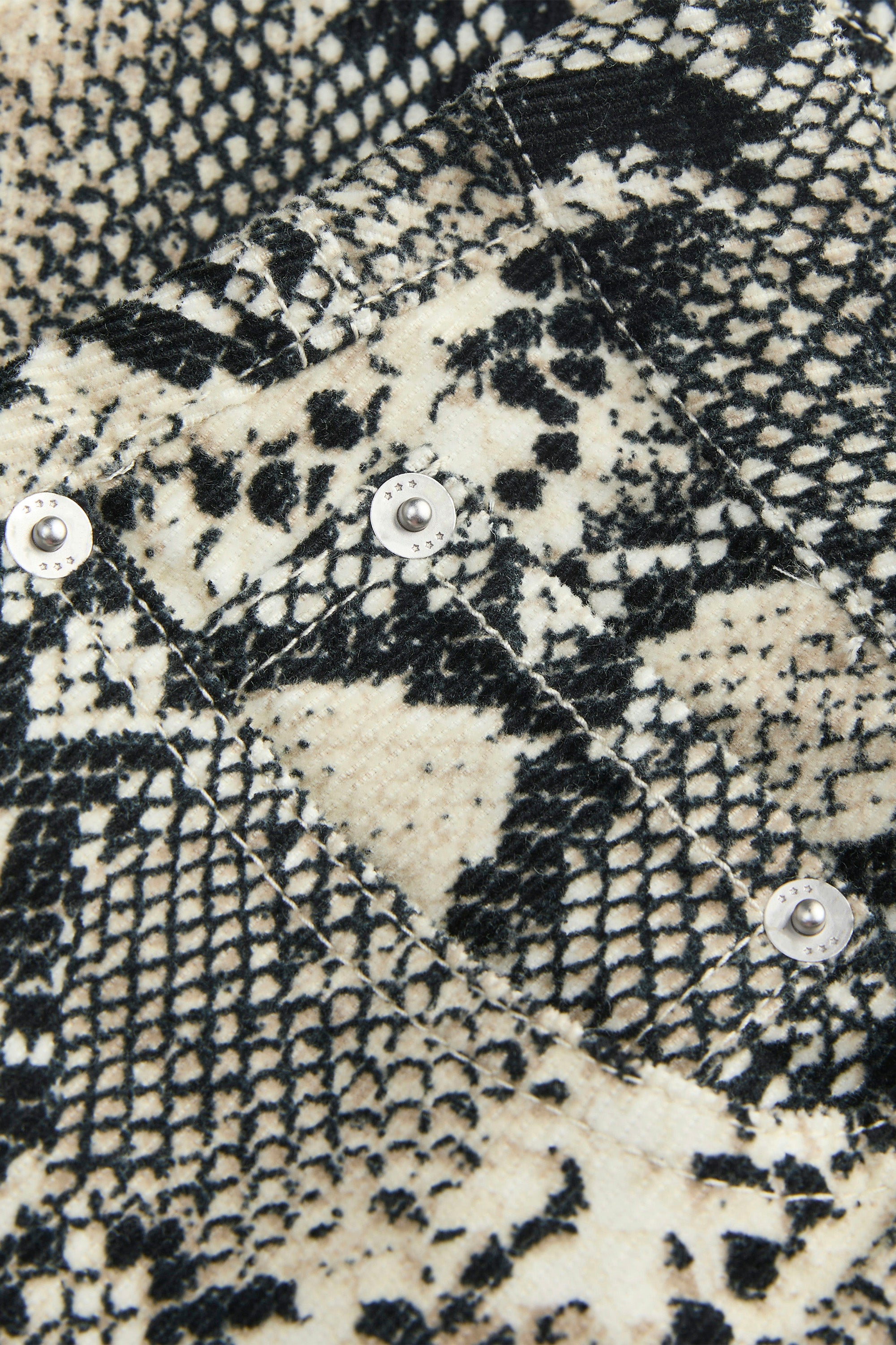 Gelly Short Skirt Snake